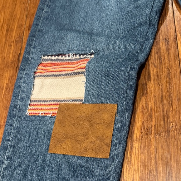 Lucky Legend NWT Woman Mid-Rise Patchwork Straight Leg Jean 2/ 26R Boho boy - Picture 5 of 7